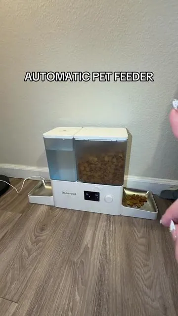 #pet #petfeederautomatic #automaticpetwaterdispenser #dogfood #catfood 