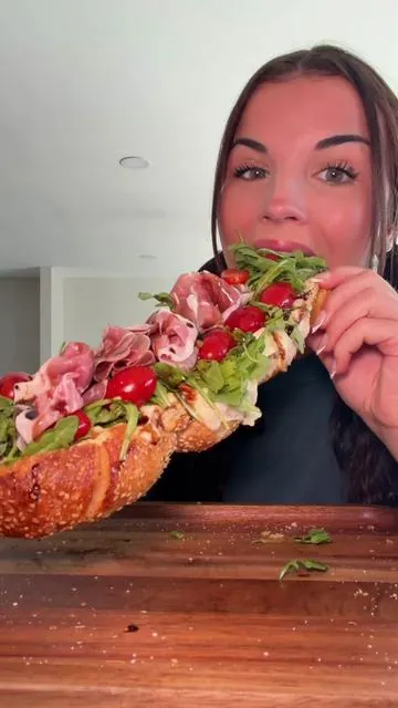 Eating proscuitto caprese garlic bread using Nara Smith’s x Cooking Algae Club’s roasted garlic oil !!! #garlicbread #sandwich #narasmith #mukbang @Algae Cooking Club 