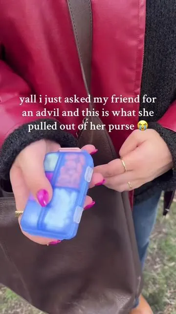 we love a friend that has everything on hand 🙂‍↕️ #pillcaseorganizer #bedazzledpillorganizer #pilldispenserorganizer #chicpillorganizer #medicationorganization 