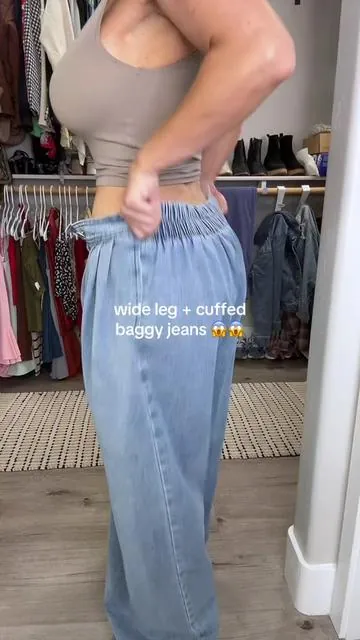 unique denim jeans - baggy balloon jean...! love the idea that you can have a wide leg bottom or you can cuff it - also really appreciate that there is an elastic waistband in the back for comfort #uniquefashion #jeans #balloonjeans #baggyjean #tiktokshopcreatorpicks 