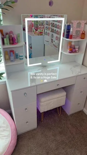 This Vanity is actually Perfect! #vanity #makeupdesk #makeupvanity 