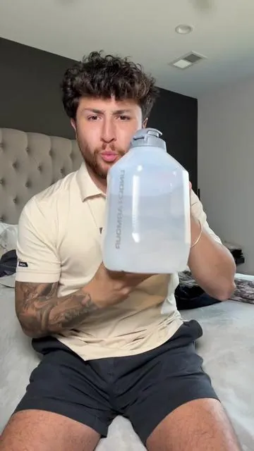 Under armour gallon water bottle #underarmour #summer #waterbottle #gym #workout 