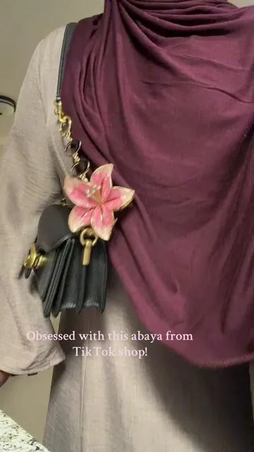 Details: I’m 5’8 and I ordered a XL! It comes down right at my ankle so not too long or short💕 #tiktokshopfind #tiktokshop #abaya #eid #abayacollection 