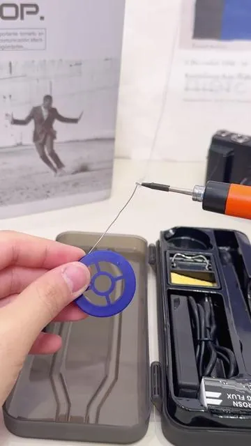 This little soldering iron is an absolute game-changer 🔥 Compact, USB-powered, with real-time LCD temp & a bright work light—perfect for all your DIY electronics projects! Every maker needs this in their toolbox! #electronics #solderingiron #DIY #electronicsrepair #tiktokshopcreatorpicks