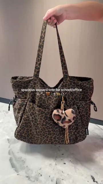 as a leopard print girl this tote was made for me 🤎🐆✨#totebag #leopardprint #shoulderbag #spotlightfinds #tiktokshopspringglowup 