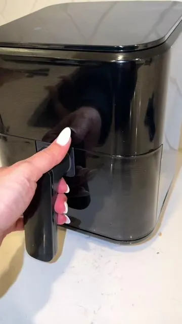 #TikTokShopCreatorPicks #TikTokShopSpringGlowUp #airfryer #freidoradeaire #ad 