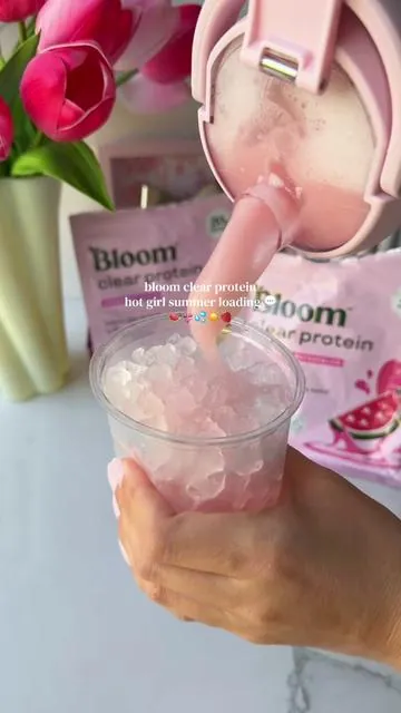 the yummiest lightest summer protein 😚🤌🏼 #bloom #bloomnutrition #bloomclearprotein #clearprotein #justgirlythings  