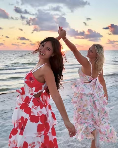 Nothing beats a sunset walk with your favorite person!✨ whether you match or contrast, these floral dresses are perfect for making memories (and taking cute pics!).📸 #tiktokshop #springoutfit #sweetgirl #floraldress #beachvibes 