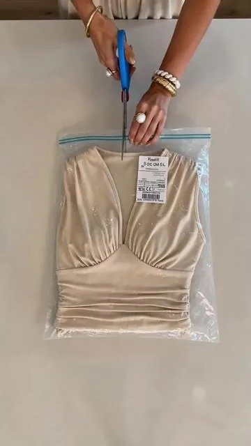 Women's Plain Ruched Deep V Neck Ribbed Jumpsuit, Elegant Sleeveless Wide Leg Jumpsuit for Summer, Ladies Clothes for Beach Holiday Vacation 