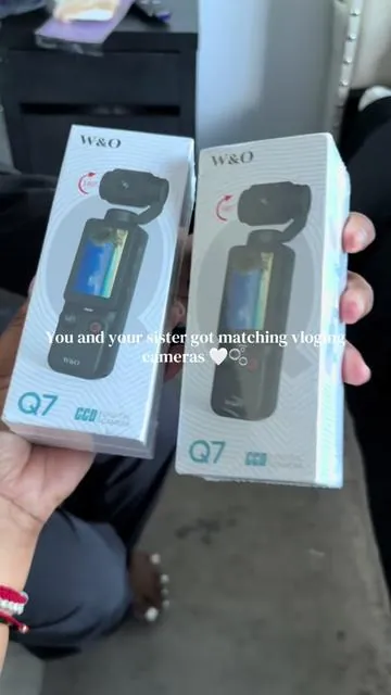 So excited!!! Finally got our hands on one 🤍🫧🥰 @J O D E C I  #vloggingcamera #vlogging #sistergoals #tiktokshopfind #contentcreation 