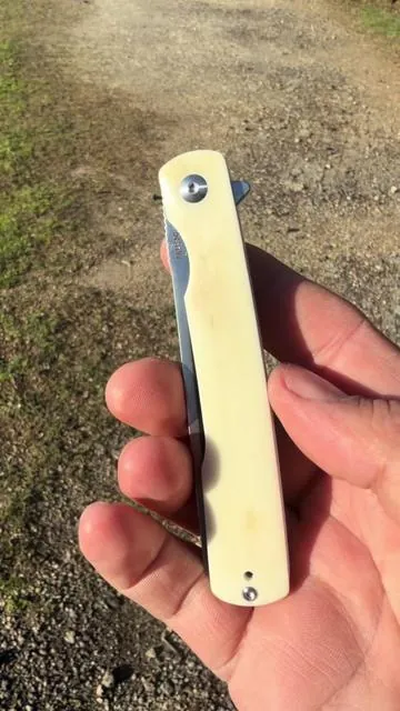 The Orthodox V2 from @ArtisanCutlery ! This one sure is Nice! Click the link to get yours today! #EDc #EverydayCarry #Outdoors #PocketKnife 