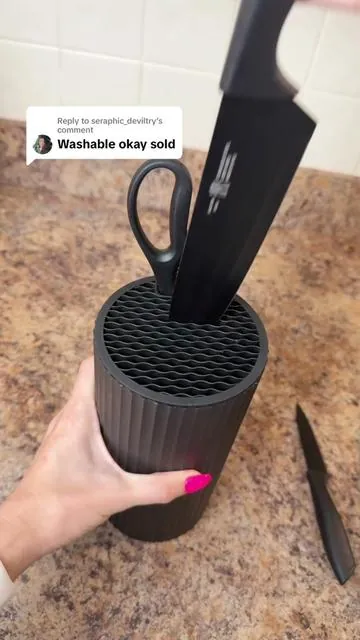 Replying to @seraphic_deviltry yes! I love that the knife block is washable, so much more sanitary #knifeblockset #kitchenessentials 