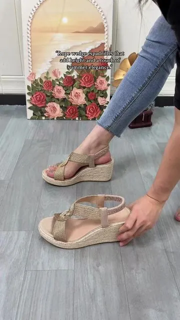 Summer must-have espadrille sandals—elegant and stylish. #womenssandals #trendyshoes #platformsandals #elegantshoes #summershoes 