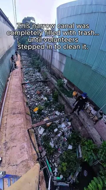 The planet won’t clean itself 🌱 I started with just one bag… and it made a difference. Tap the product and start today💪🏼 #cleanriver #clean #river #garbage #trashbag 