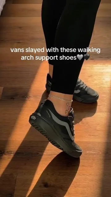 black ultrarange 2.0 low top shoes