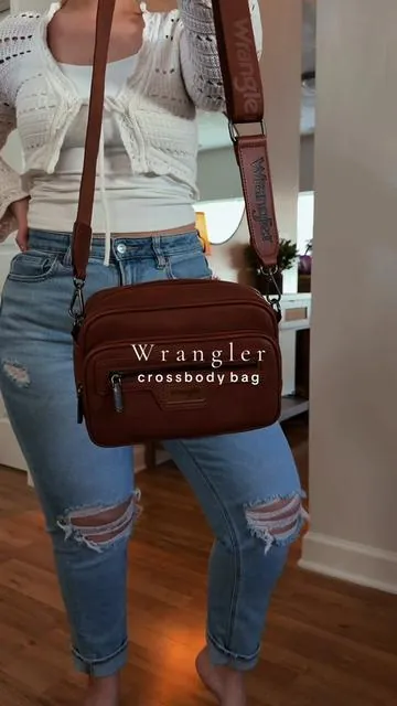 Cute everyday bag! 🤎 @Rustic Charm Bootic #purse #pursetok #leatherbag #crossbodybag #wranglerpurse 