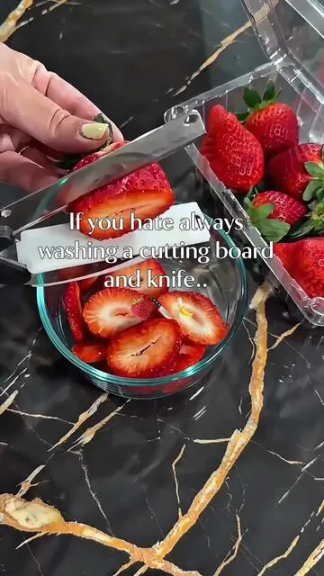Just looking for veggies to cut with these.kitchen shears because this is so fun andfast!!!#mealprep #kitchenshears 