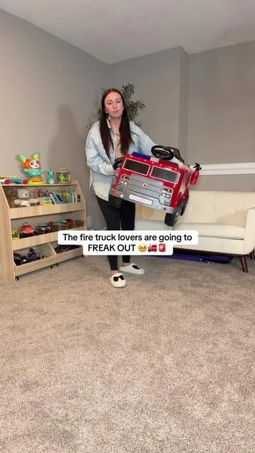 Fire truck for kids 🥹🚒‼️ #toddlermusthaves #summermusthaves #kidsrideoncars #kidsfiretruck #screenfreefun 