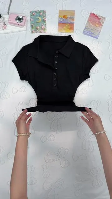 V-neck polo = fresh and versatile.#Polotee #vnecktee #spotlightfinds #tiktokshopcreatorpicks #tiktokshopspringglowup 