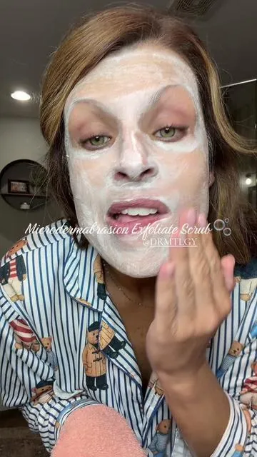 Buff, glow, repeat ✨🤍 Filled with soothing ingredients, this scrub leaves your skin SO smooth and radiant. @DRMTLGY  #drmtlgy #microdermabrasion #glowyskin #smoothskin #skincareroutine          