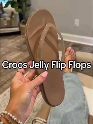 These new @Crocs flip-flops are so cute and comfy!  #crocs #flipflops #sandals #TikTokShopCreatorPicks  #TikTokShopSpringGlowUp 