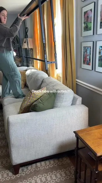 The small space girlies get it 😅#couchtable #smallspaceliving #endtables #livingroomdecor #tiktokshopcreatorpicks 