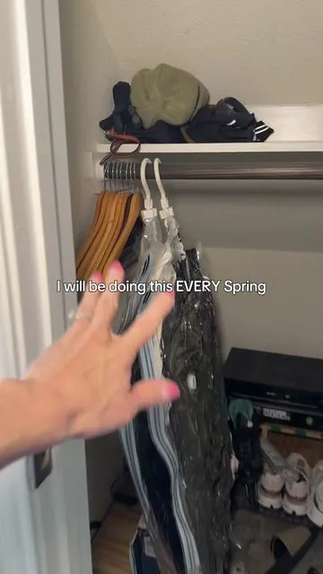 Small closet GAME CHANGER. Add this to your spring cleaning list! #springcleaning #closetorganization #homeorganization 