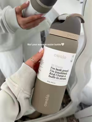 #owalawaterbottle #owala #waterbottle #cleangirlaesthetic #TikTokShopCreatorPicks 