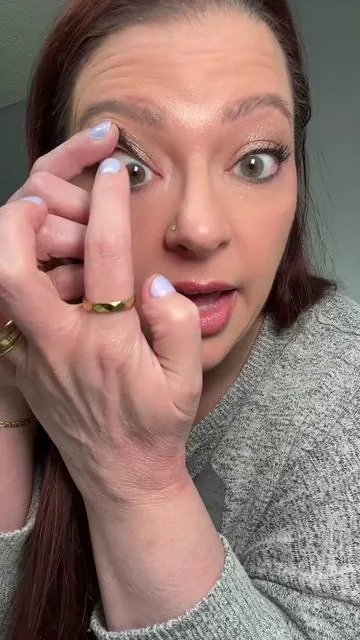 This is the first time my contact lenses are as clear as the day I took them out of the package. Gamechanger for anyone who wears contacts.  #contacts #contactlenses #contactlenscare #contactlenscleaner #highfrequency @DryDive 