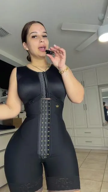 Divina sin palabras me dejo 🖤