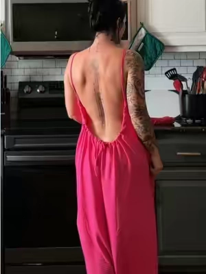 Any excuse to show off the back to be honest😮‍💨🩷✨  #prettyinpink 