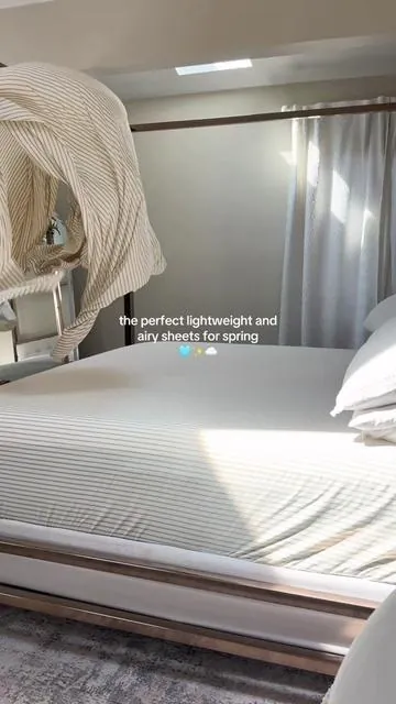If you have trouble getting out of bed don’t get these because you will never want to get out! They are so soft and breathable🤍✨ #springbedding #sheetset #bedding #spring #bedroomrefresh 