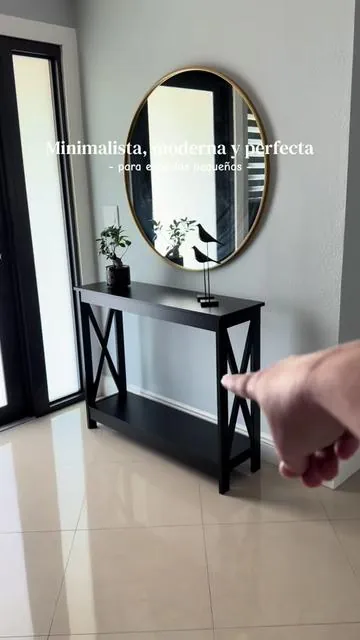 Entryway Table moderna que se adapta a cualquier espacio. #entrywaytable #consoletable #entrywaydecor #homedecor #home 