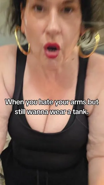 Sweatpants for your arms. If you hate your arms you need this. #shrug #batwings #tanktop #fashiontiktok #shouldershrug 