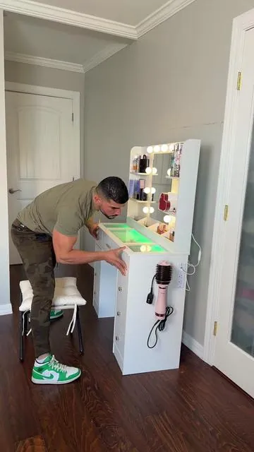 Escritorio de tocador, escritorio de tocador de maquillaje con Espejo y luces, cajones transparentes superiores con RGB, 3 estantes, gabinetes templados grandes, toma de corriente, para dormitorio, blanco #homefurniture #homeluxury #tiktokshopcreatorpicks #TikTokShopSpringGlowUp #greenish 