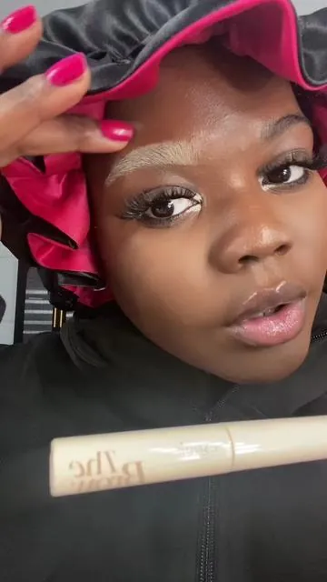 I don’t think I would ever bleach my eyebrows in real life but this is a EASY alternative. Ngl I’m obsessed with how this came out 🤩 #espoirthebrow #bleachedeyebrows #eyebrowcolor #eyebrowtutorial #makeuptutorial 