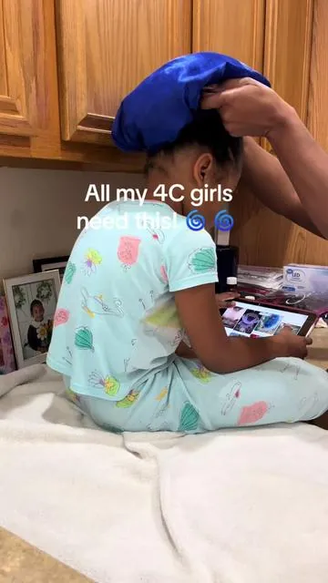 @callmelolab  Your hair isn’t “bad”… it’s DRY. 💧 4C hair NEEDS moisture, and once you understand that, everything changes. This is how I hydrate my daughter’s thick 4C hair and bring her curls back to life: ✨ steam + deep conditioner ✨ patience + technique ✨ the RIGHT tools Stop fighting your hair and start feeding it. #orlandoinfluencer #4chair #naturalhaircare 