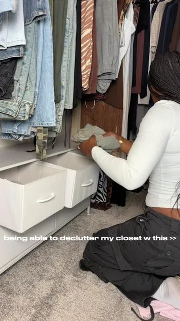 can’t stop shopping so I’ll just find a hack ✨ #closethack #storagehacks #closetstorage #closetorganization 