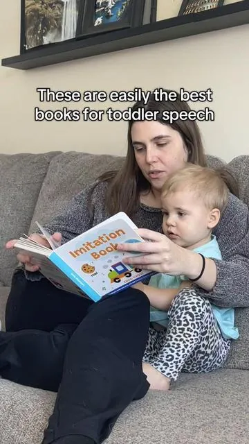 Early speech practice is so easy with these toddler speech books #toddlerspeech #toddlerspeechtherapy #speechtherapy 