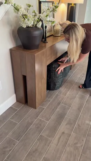 this new entryway table is soooooo good for the price 🫰🏼🫰🏼🫰🏼🫰🏼 #entryway #table #entrywaytable #entrywayconsoletable @Tribesigns 