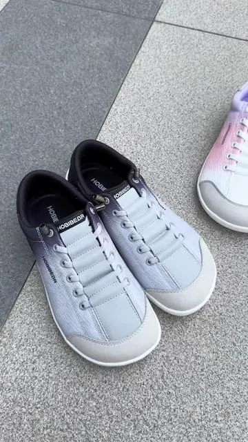 1/3 podiatrist say narrow shoes cause bunions 👣! Hobibear's Wide toe box, Zero-drop sole lets your toes splay NATURALLY. #barefootshoes #hobibear #widetoebox #walkingshoes #foothealth 