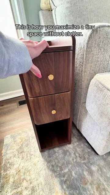 If you’re working with a small space, this tiny end table is a game changer. Two drawers, side ledge, AND open storage on the bottom… it somehow holds everything without taking up any room. Perfect for apartments, bedrooms, or tight spaces where you still need storage. This is one of those pieces you don’t realize you need until you have it. #SmallSpaceLiving.#H#HomeOrganizationE#EndTableMinimalist.#ApartmentDecor.