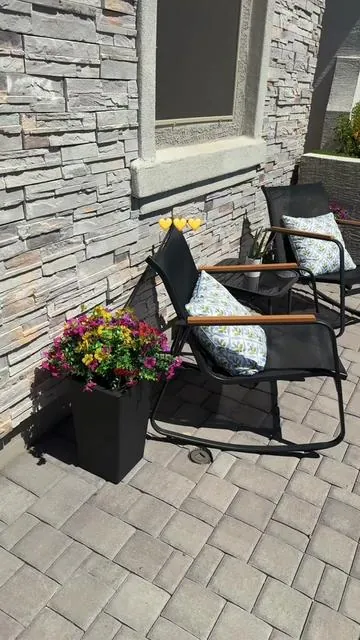 Spray them down with a hose. No dust, no stains, no cushions! 💛💛💛 #patiochairs #affordablefurniture #patiochairs #nocushions #bestoutdoorchairs 