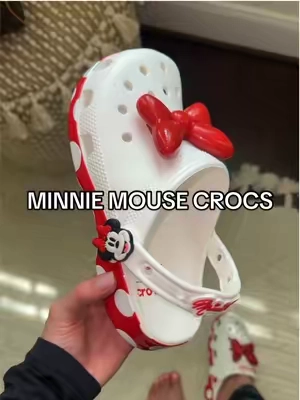 for the girls who love Minnie Mouse ❤️✨ CROCS X DISNEY Minnie Mouse Crocs #crocs #tiktokshopcreatorpicks 