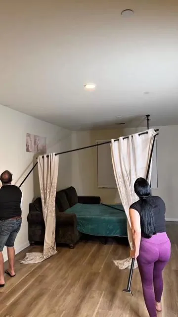 Barras Ajustables para colocar cortinas o dividir espacios. #barrasajustables #comodividirespacios #roomdivider #divisordeespacios #tiktokshopspringglowup 