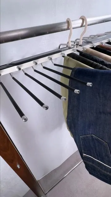 Small but mighty—this hanger does WORK 💥 #ClosetHack #SmartFinds#tiktokfinds #tiktokshopspringglowup 