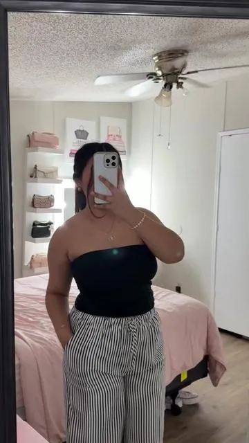 #stripedpantsoutfits #linenpants #vacationoutfits #fypシ゚viral #summeroutfitinspo 