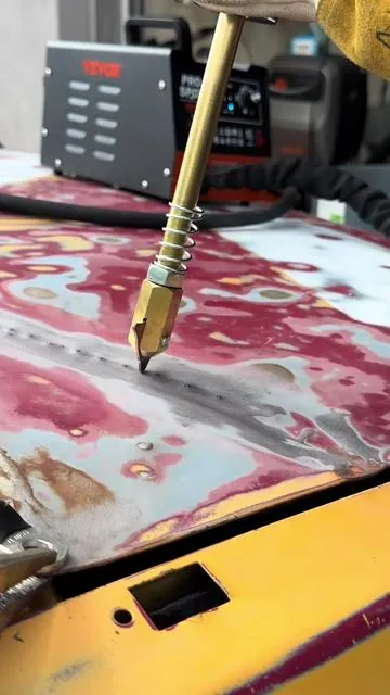 Most people think dents = body shop bill… but tools like this change that. This isn’t for every dent, but if you know how to use it, it can save you serious money and time. @VEVOR Store #dentpuller #dentrepair #tiktokshopspringglowup #greenish  #creatorsearchinsights 