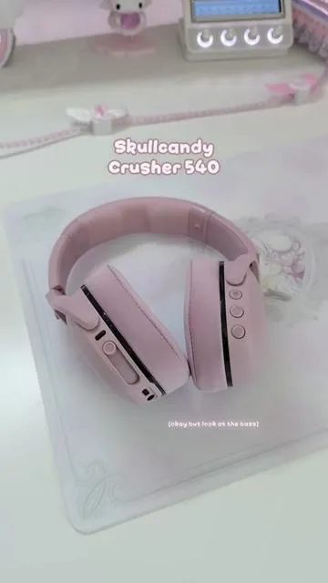 want to start off this caption with I LOVE SKULLCANDY!! i had skullcandy crusher evos as my main headphones for all of highschool until they finally broke because of how much i wore them down omg.. but now i was able to get this version in pink and they’re literally perfect ♡ thank you @Skullcandy 🐰🎀 #audio #headphones #gaming #techtok #tiktokspringglowup 