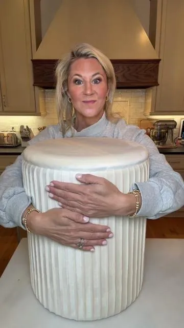 🤍 Senior Moms 🤍 don’t skip this one—these storage ottomans are a dorm must-have. Hidden storage + extra seating + cutest look… and the price?! 🤯 total steal #ottoman #ottomanstorage #dorm #dormroom #seniormom 